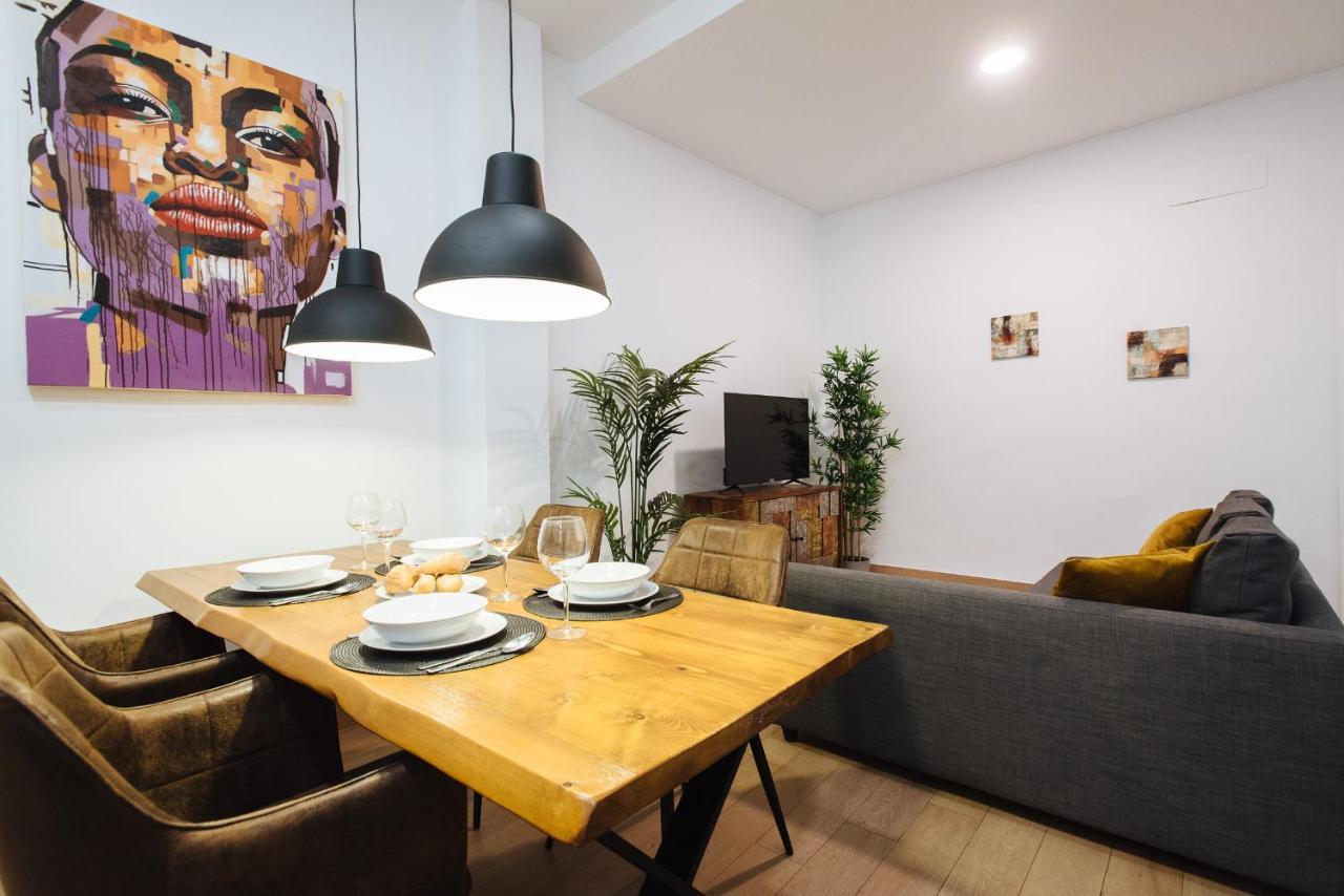 Hostly Rbh0 Modern Apartment Севилья Экстерьер фото